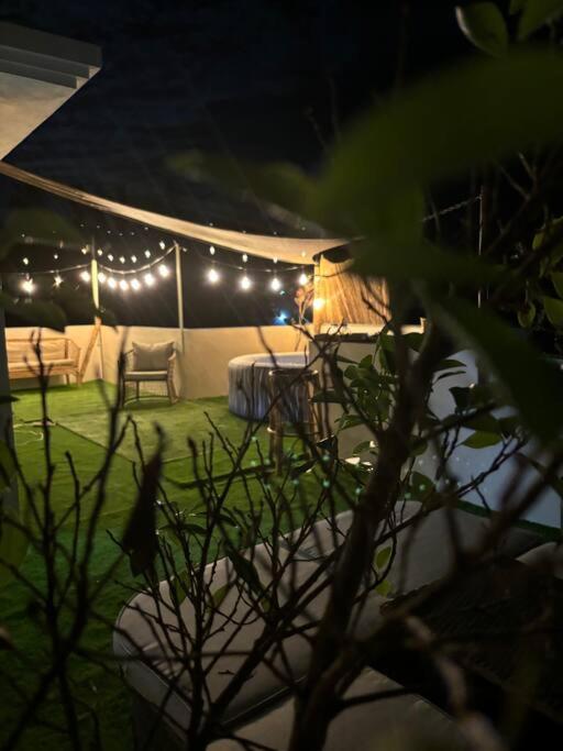 Apartment With Private Rooftop 450 M From The Beach Flic en Flac Bagian luar foto